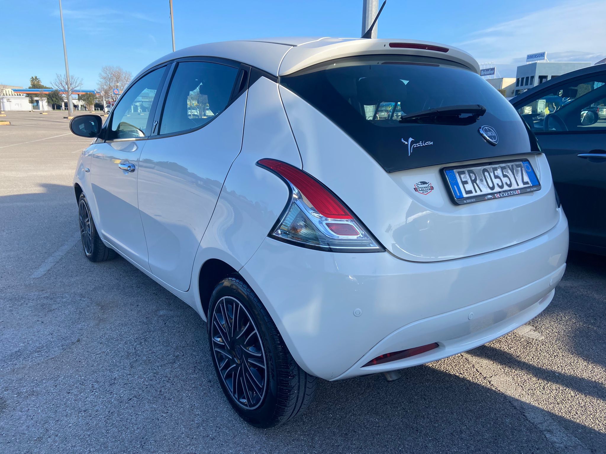 Lancia Ypsilon